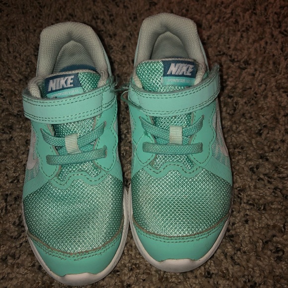 Toddler Nikes - Picture 3 of 3